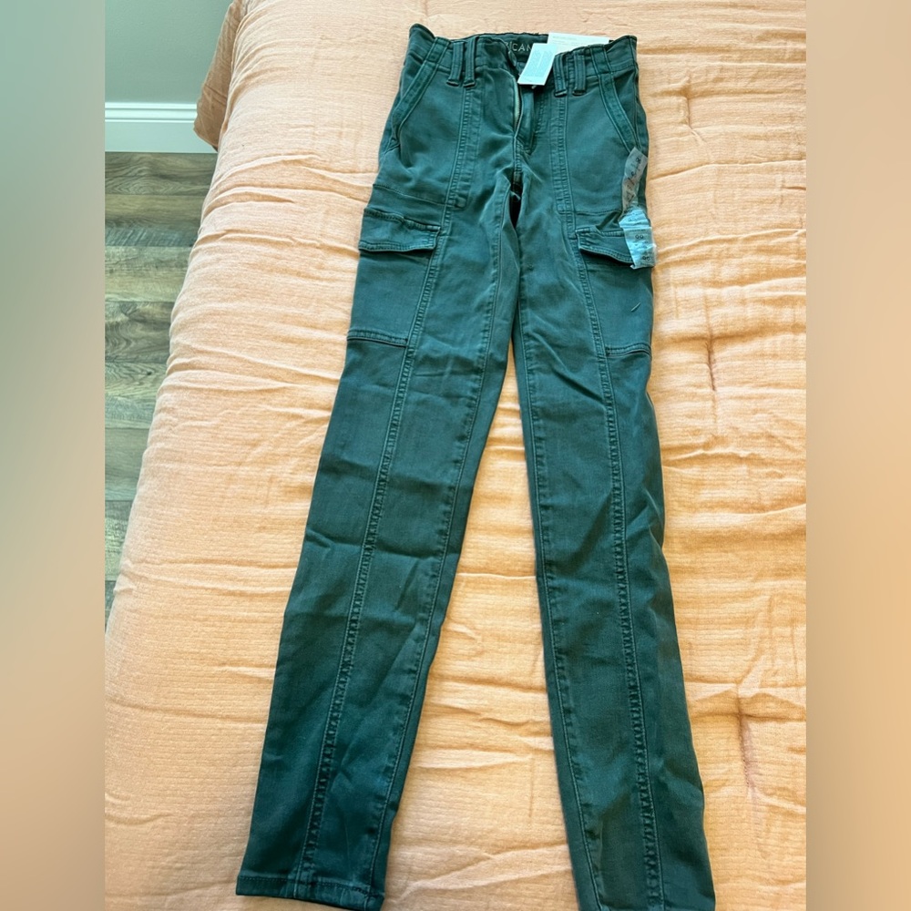 American Eagle Green cargo pants/leggings